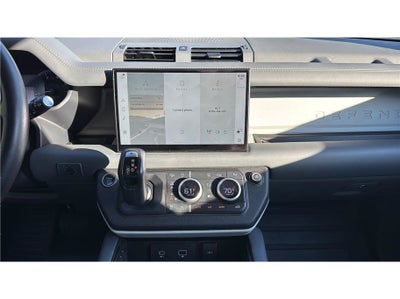 2023 Land Rover Defender SE