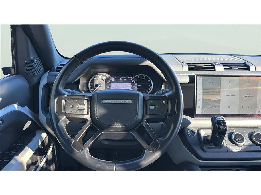 2023 Land Rover Defender SE