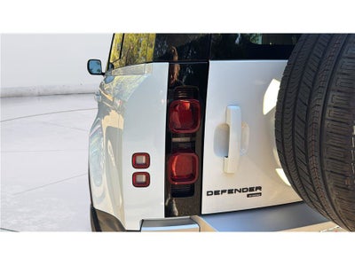 2023 Land Rover Defender SE