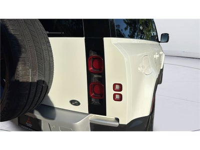 2023 Land Rover Defender SE