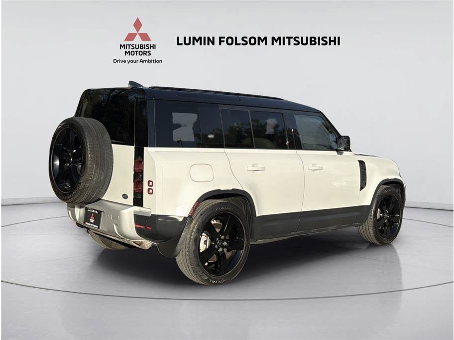 2023 Land Rover Defender SE