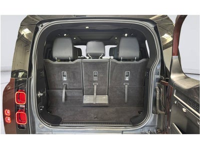 2023 Land Rover Defender SE