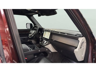 2023 Land Rover Defender SE