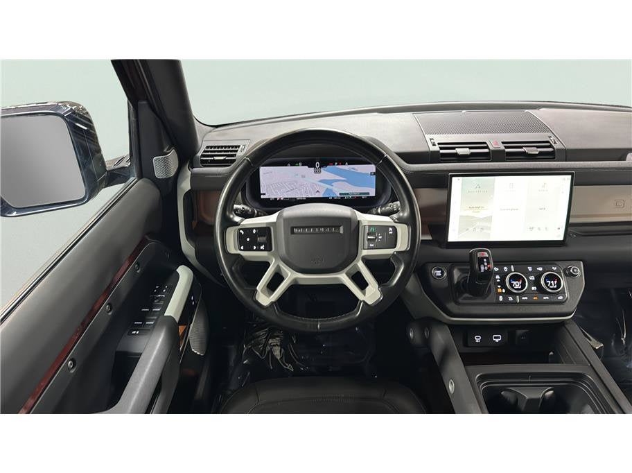 2023 Land Rover Defender SE