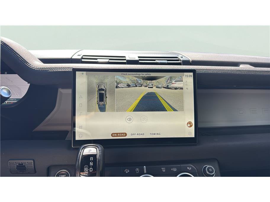 2023 Land Rover Defender SE