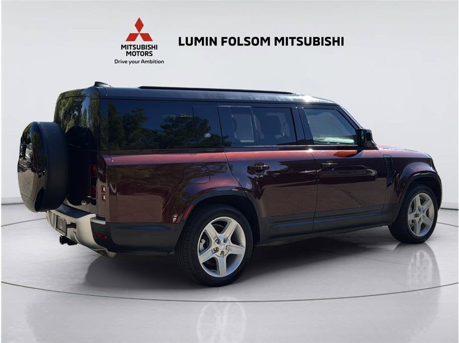 2023 Land Rover Defender SE