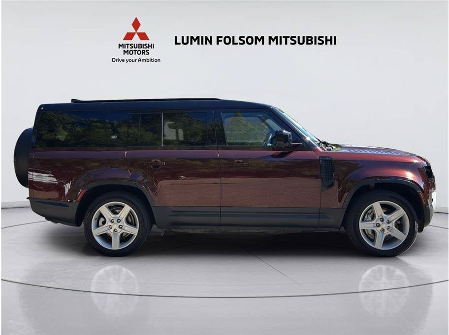 2023 Land Rover Defender SE
