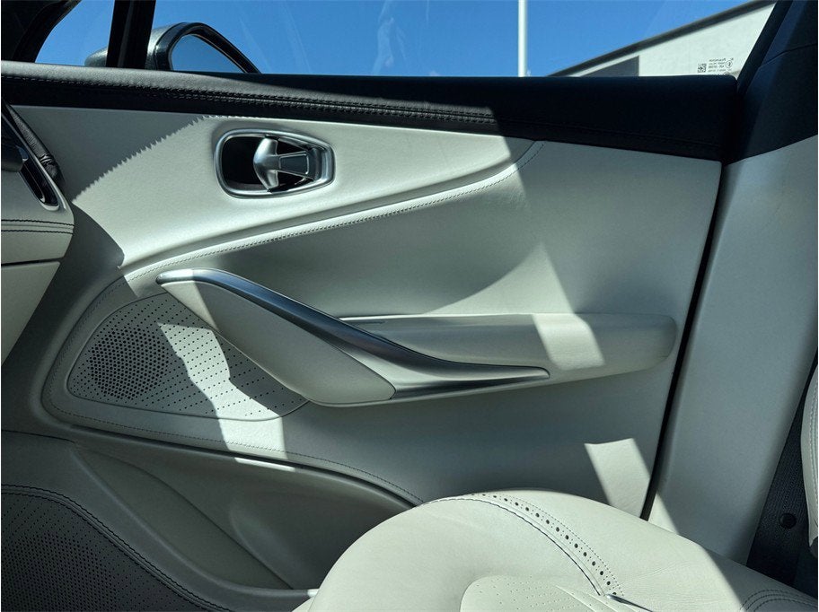 2021 Aston Martin DBX Sport Utility 4D