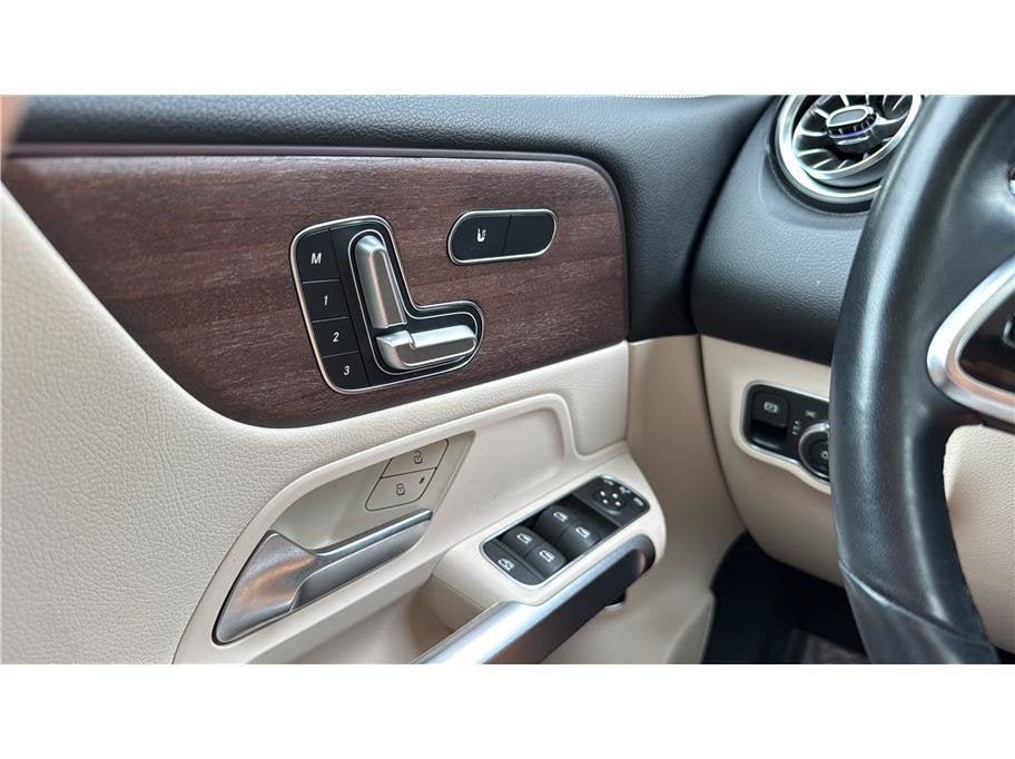 2023 Mercedes-Benz EQB EQB 300