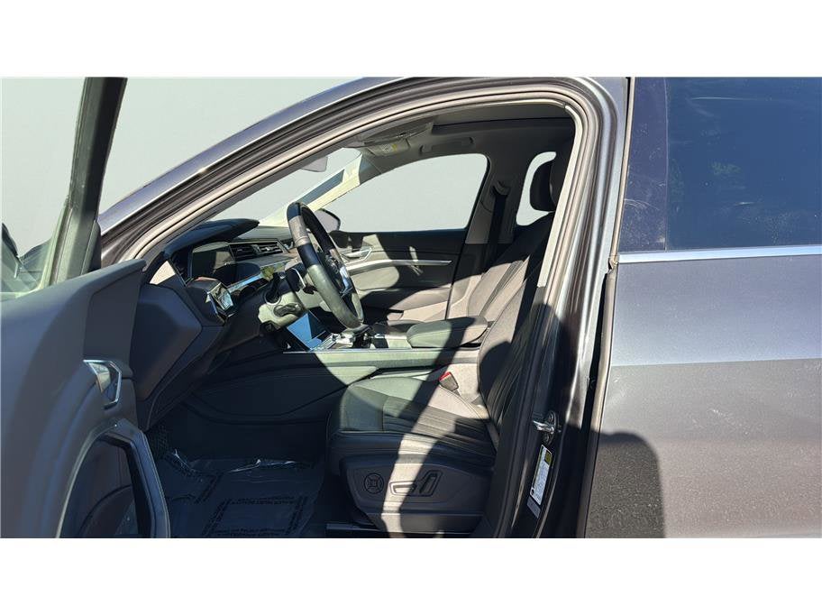 2019 Audi e-tron Premium Plus
