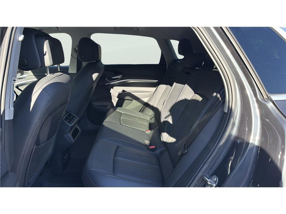 2019 Audi e-tron Premium Plus