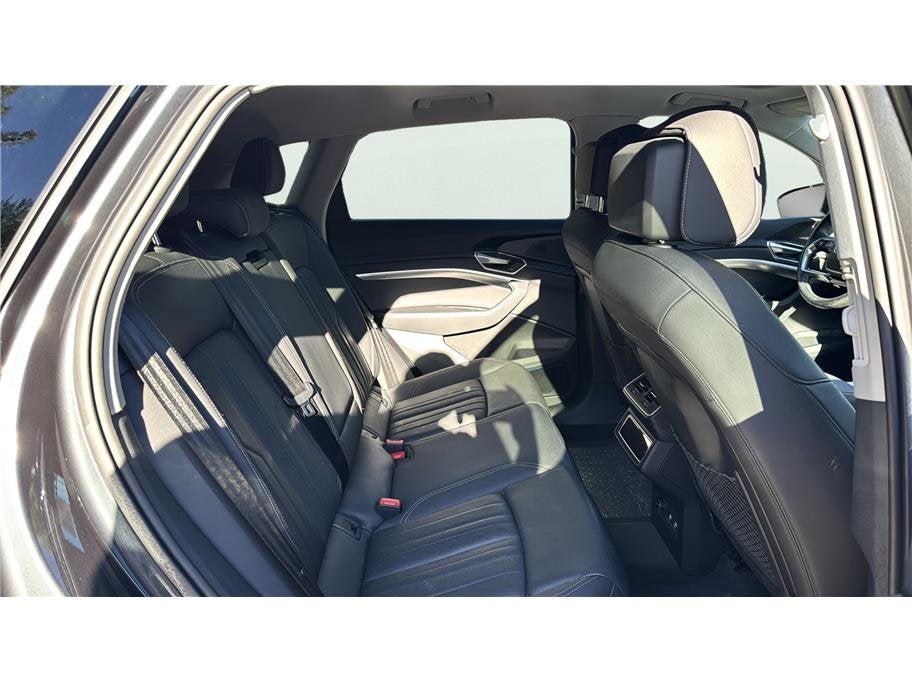 2019 Audi e-tron Premium Plus