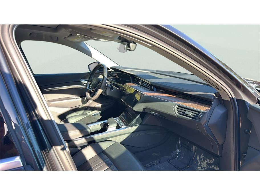 2019 Audi e-tron Premium Plus