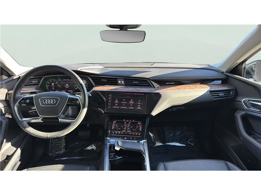 2019 Audi e-tron Premium Plus