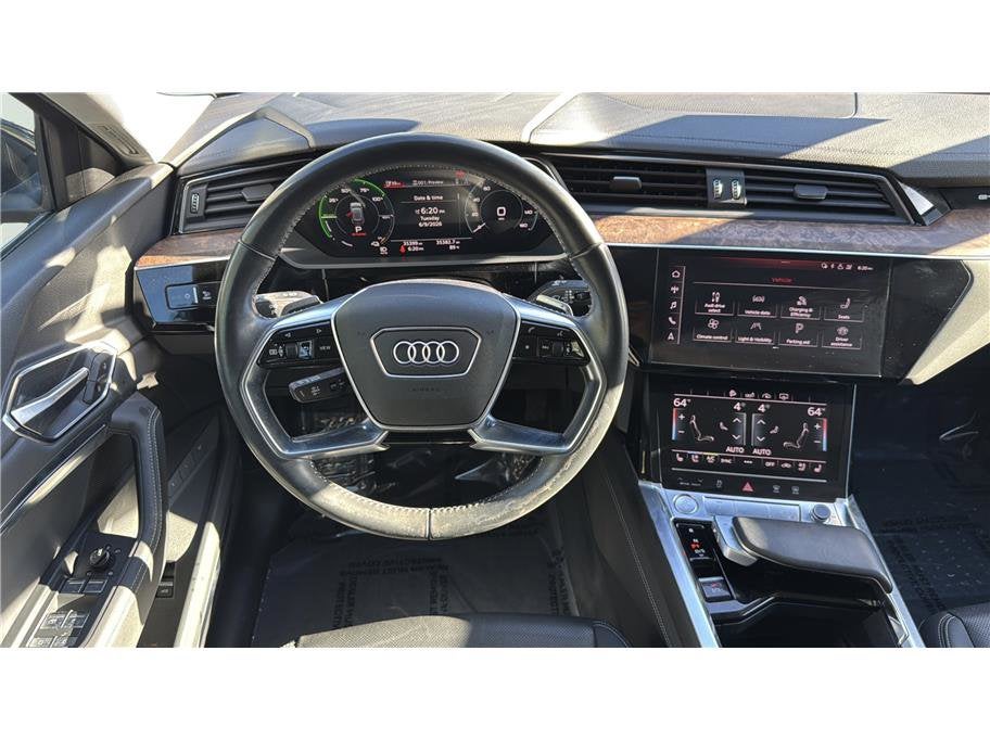 2019 Audi e-tron Premium Plus