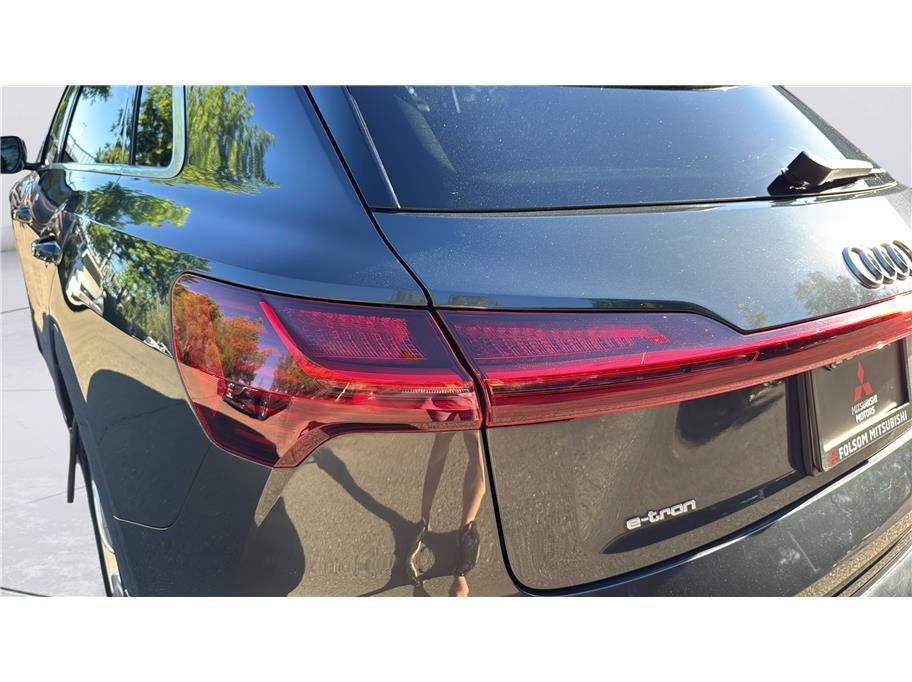 2019 Audi e-tron Premium Plus