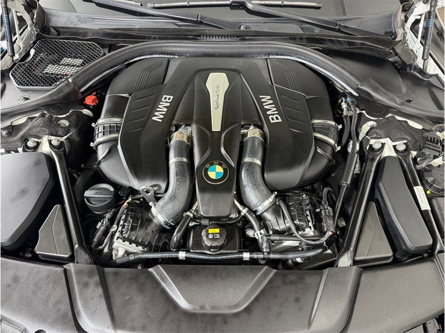 2018 BMW 7 Series 750i