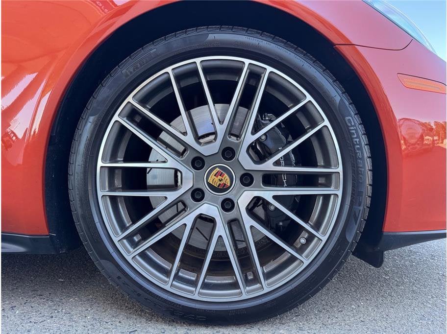 2023 Porsche Panamera GTS