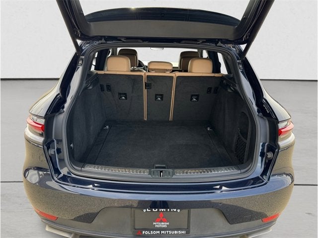 2021 Porsche Macan Sport Utility 4D