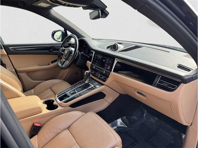 2021 Porsche Macan Sport Utility 4D