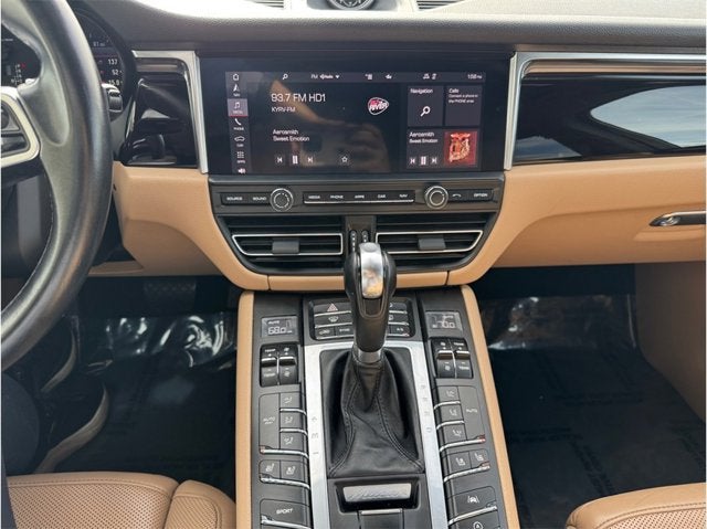 2021 Porsche Macan Sport Utility 4D