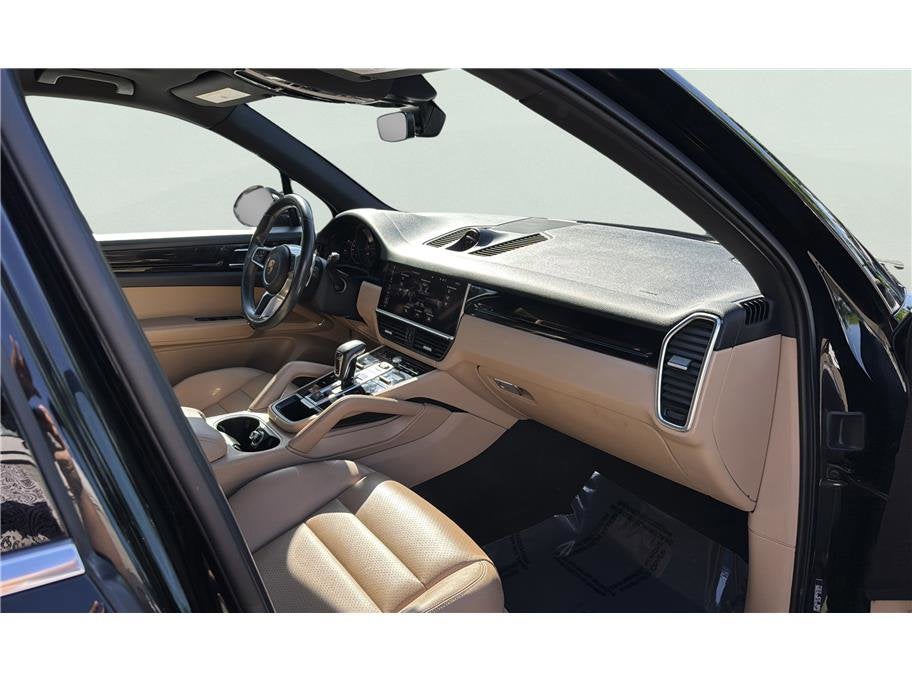 2021 Porsche Cayenne Sport Utility 4D