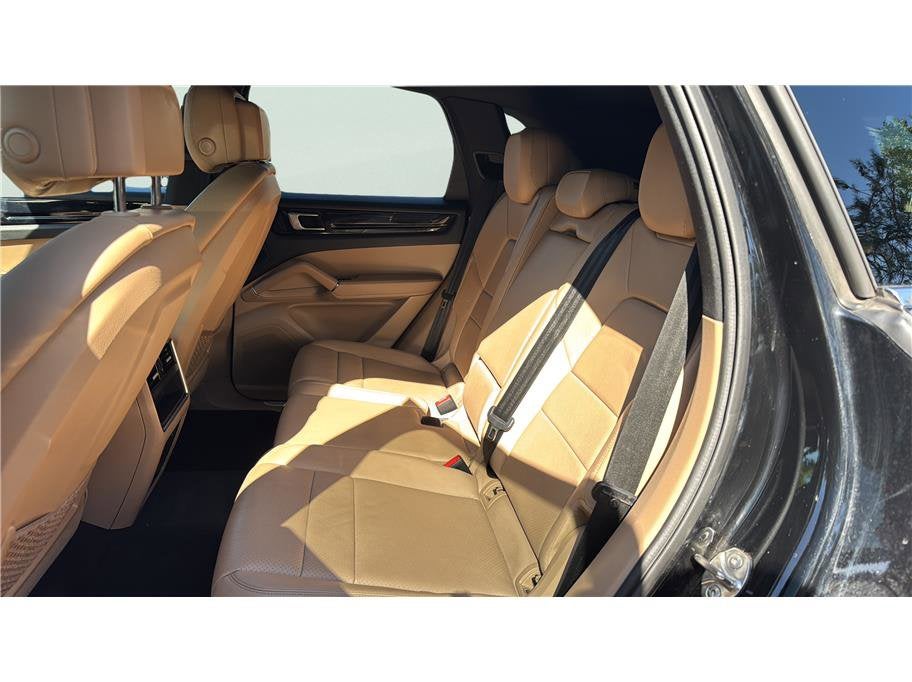 2021 Porsche Cayenne Sport Utility 4D