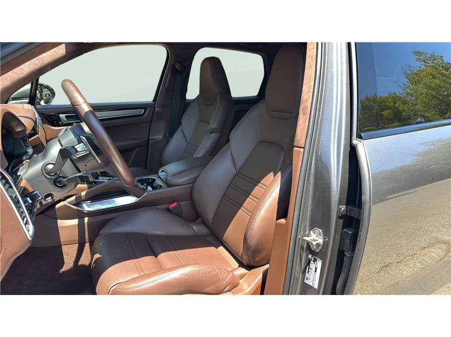 2021 Porsche Cayenne Turbo