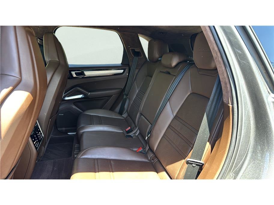 2021 Porsche Cayenne Turbo