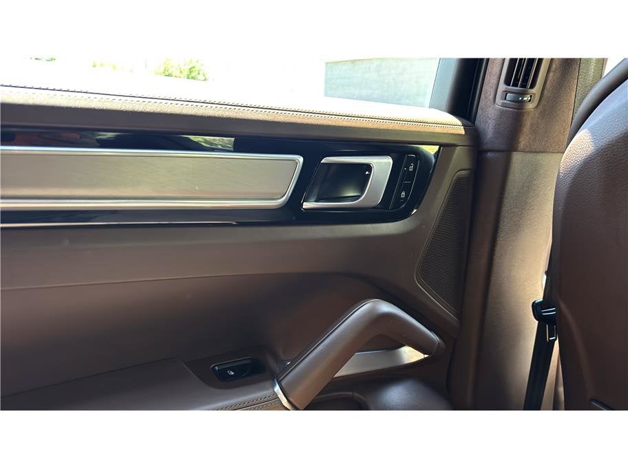 2021 Porsche Cayenne Turbo
