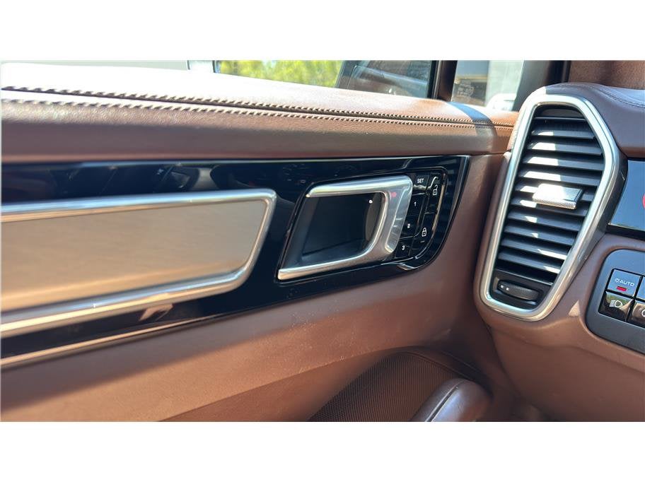 2021 Porsche Cayenne Turbo