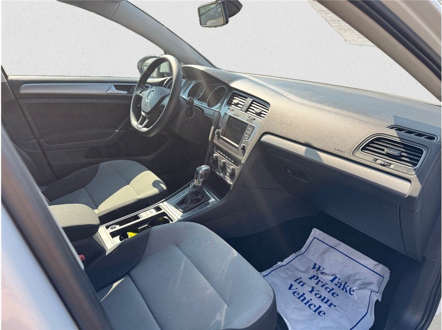 2016 Volkswagen e-Golf SE