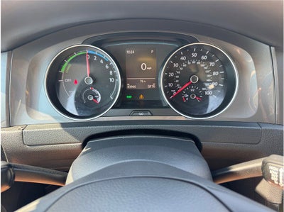 2016 Volkswagen e-Golf SE