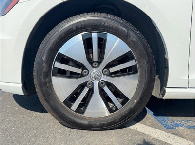 2016 Volkswagen e-Golf SE