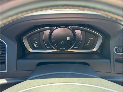 2017 Volvo XC60 R-Design