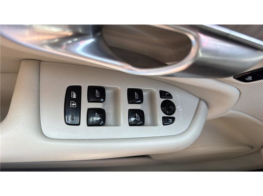 2021 Volvo XC90 T8 Inscription Recharge Plug-In Hybrid Sport Utility 4D