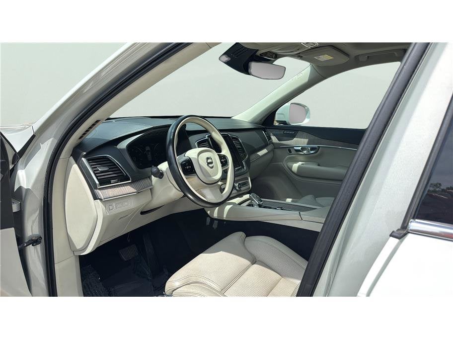 2021 Volvo XC90 T8 Inscription Recharge Plug-In Hybrid Sport Utility 4D