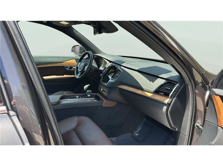 2024 Volvo XC90 Recharge Plug-In Hybrid Plus Bright Theme