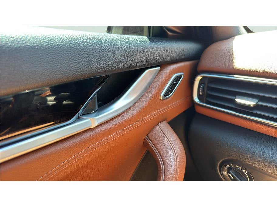 2019 Maserati Levante Sport Utility 4D